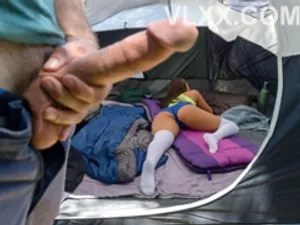 ông chú biến thái làm nhục cháu gái ngây thơ khi đến nhà chơi